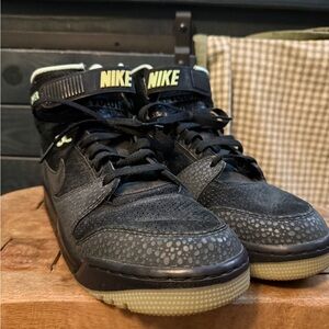 Nike Air Revolution Size 10